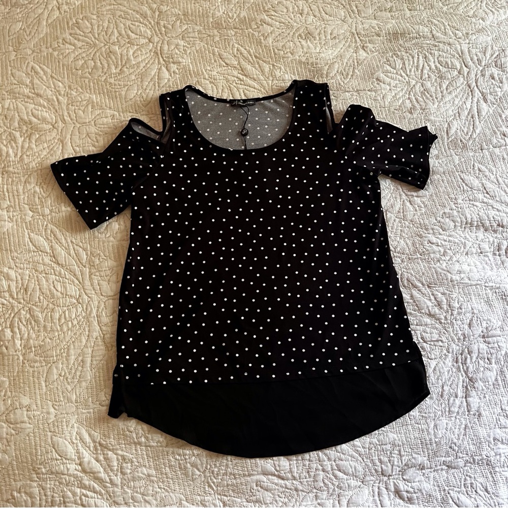 4 for 15$✨ ADRIANNA PAPELL mixed media cold shoulder top